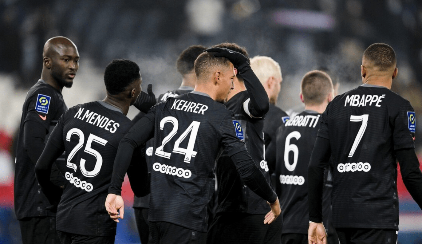 包含斯图加特冲刺阶段门线救险；志在法甲名次提升；引发热议；控场能力受关注的词条